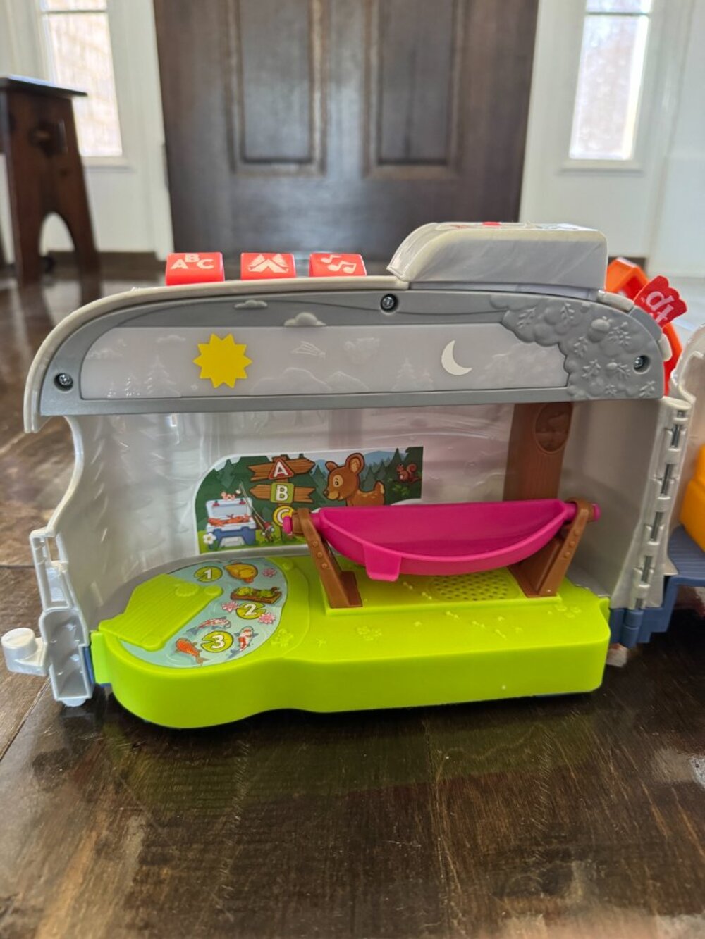 Fisher Price Little People Light Up Learning Camper A Frame Cabin Playset Assort - Picture 3 of 7
